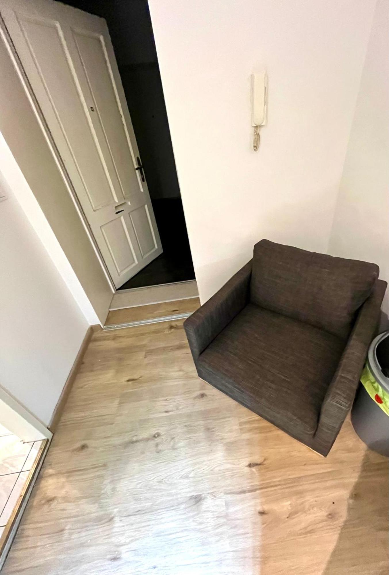 Hochgelegene Geraeumige Monteurwohnung *